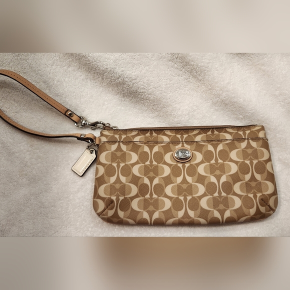 Authentic Coach Wristlet - Picture 1 of 4